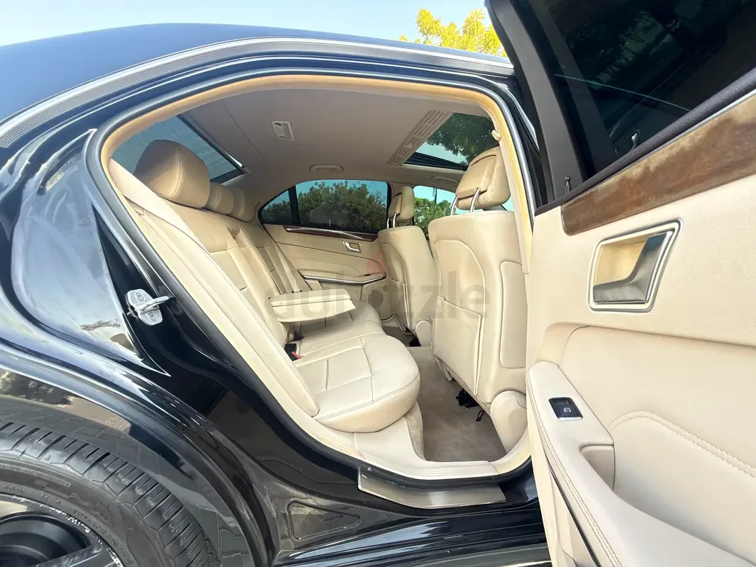 Mercedes-Benz E-Class E 350 7G-Tronic Plus (306 حصان) - 17