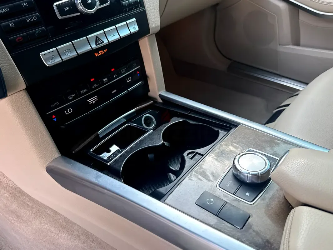 Mercedes-Benz E-Class E 350 7G-Tronic Plus (306 حصان) - 18