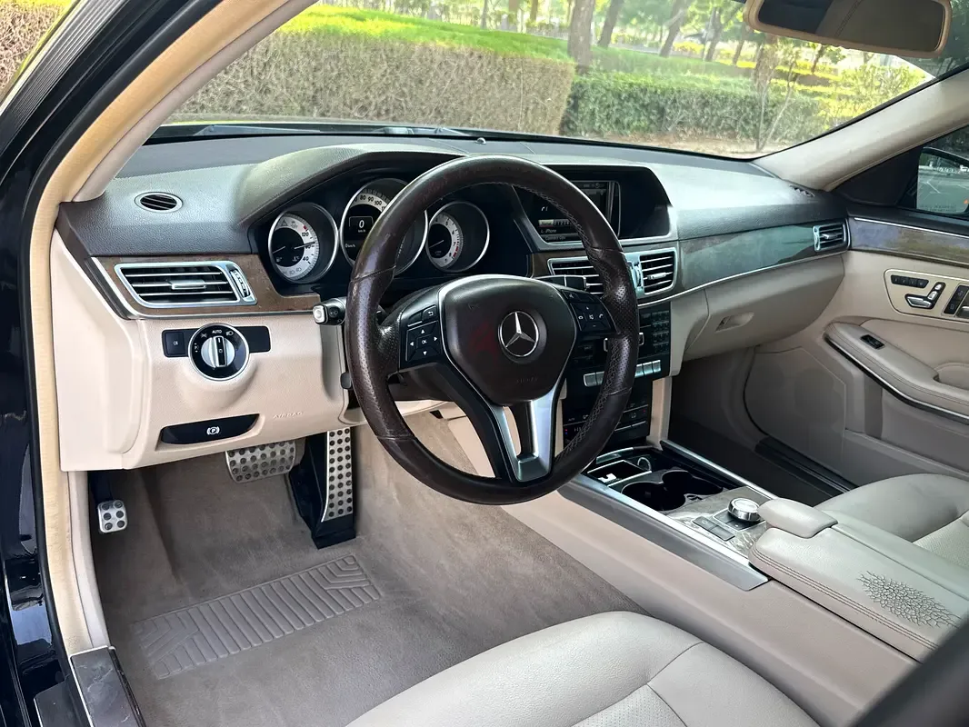 Mercedes-Benz E-Class E 350 7G-Tronic Plus (306 حصان) - 19