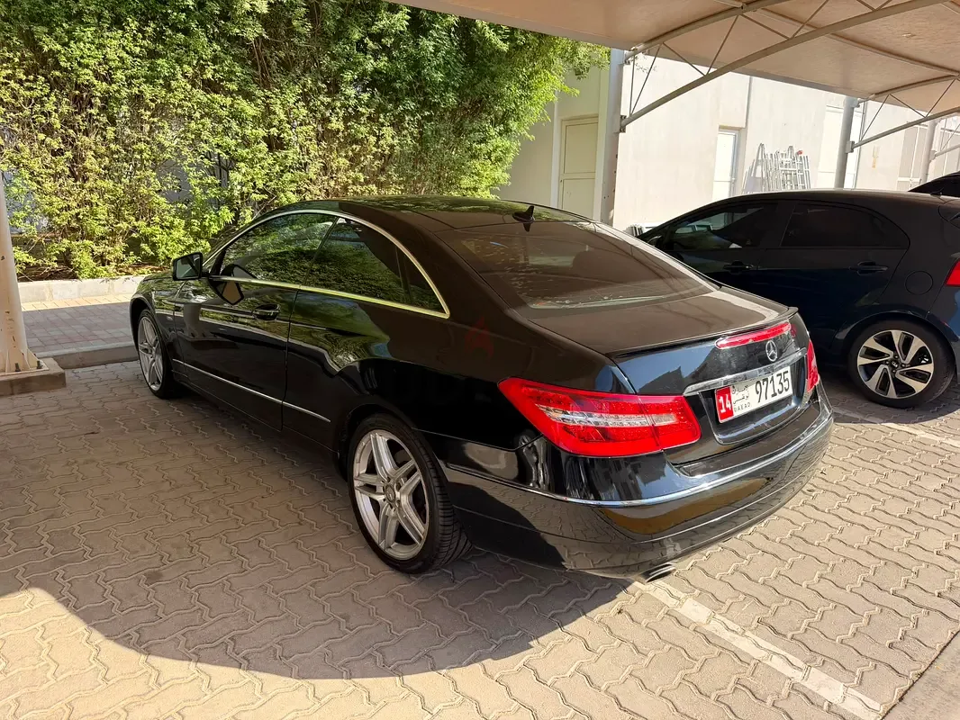 Mercedes-Benz E-Class E 350 BlueEfficiency 7G-Tronic Plus (306 حصان)