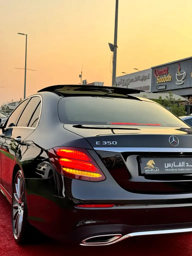 Mercedes-Benz E-Class E 350 e 9G-TRONIC (211 حصان) - 9