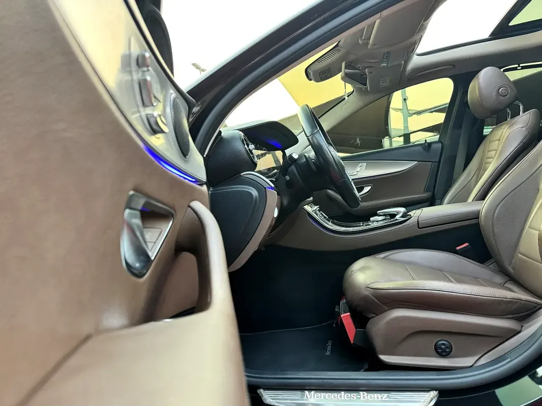 Mercedes-Benz E-Class E 350 e 9G-TRONIC (211 حصان) - 11