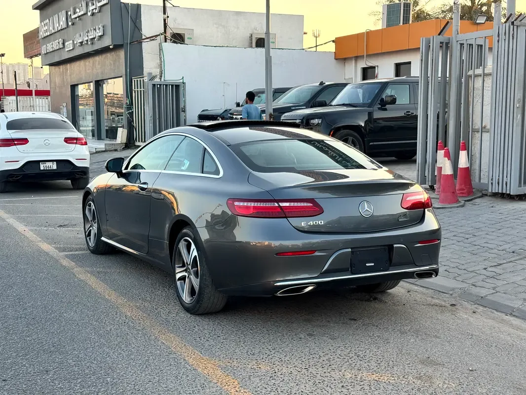Mercedes-Benz E-Class E 400 4MATIC G-TRONIC (333 حصان) - 3