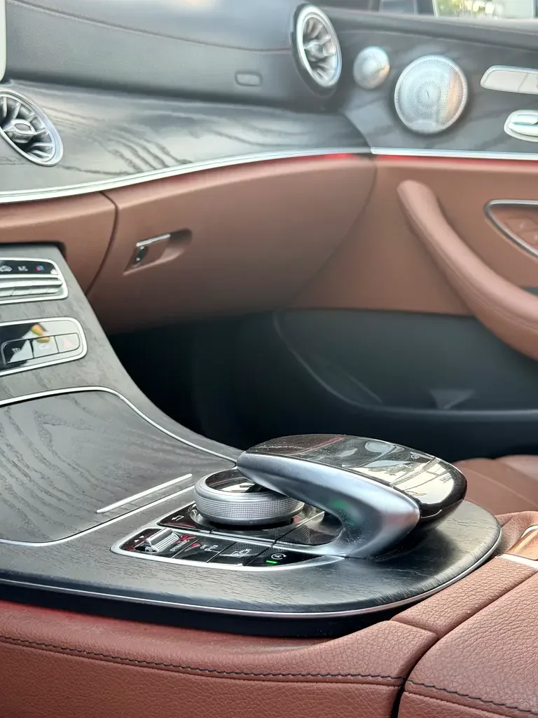 Mercedes-Benz E-Class E 400 4MATIC G-TRONIC (333 حصان) - 16
