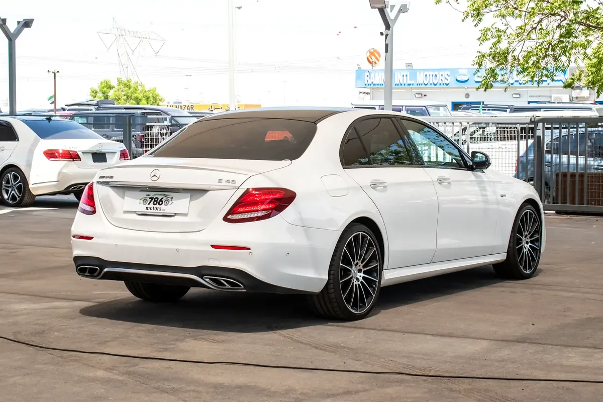 Mercedes-Benz E-Class E 43 AMG 4MATIC 9G-TRONIC (401 حصان) - 6