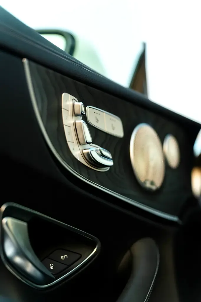 Mercedes-Benz E-Class E 450 4MATIC G-TRONIC (367 حصان) - 12