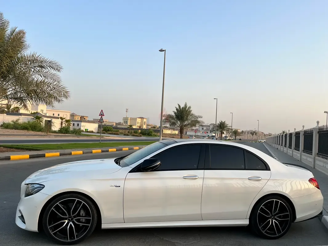 Mercedes-Benz E-Class E 53 4MATIC+ 9G-TRONIC (435 حصان) - 4