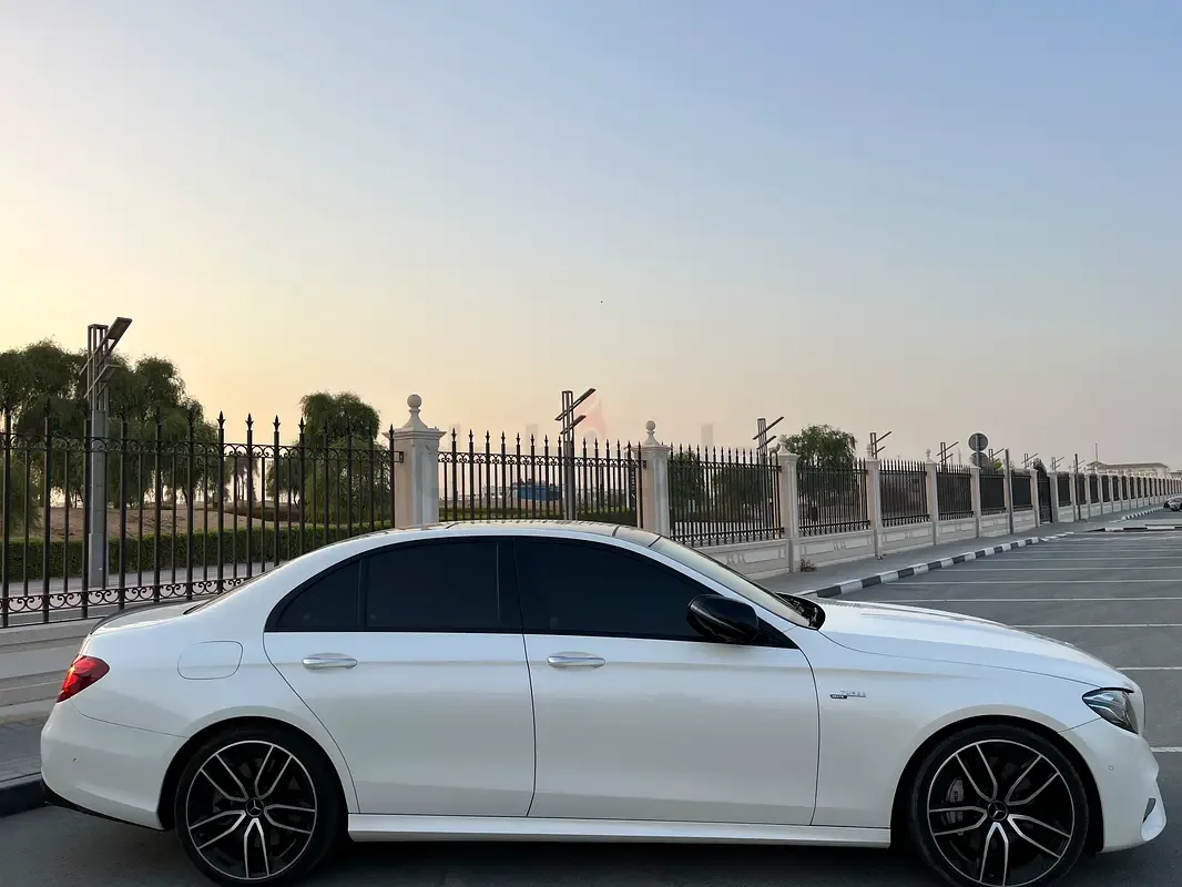 Mercedes-Benz E-Class E 53 4MATIC+ 9G-TRONIC (435 حصان) - 5
