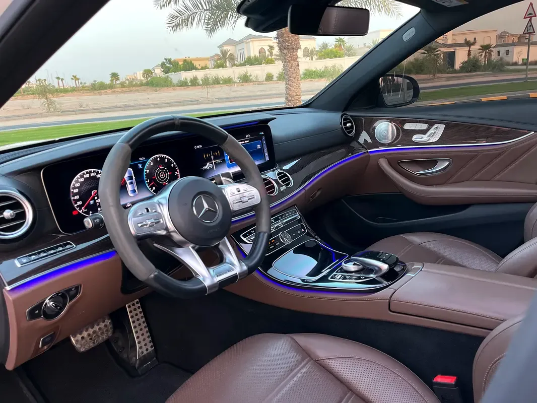 Mercedes-Benz E-Class E 53 4MATIC+ 9G-TRONIC (435 حصان) - 9