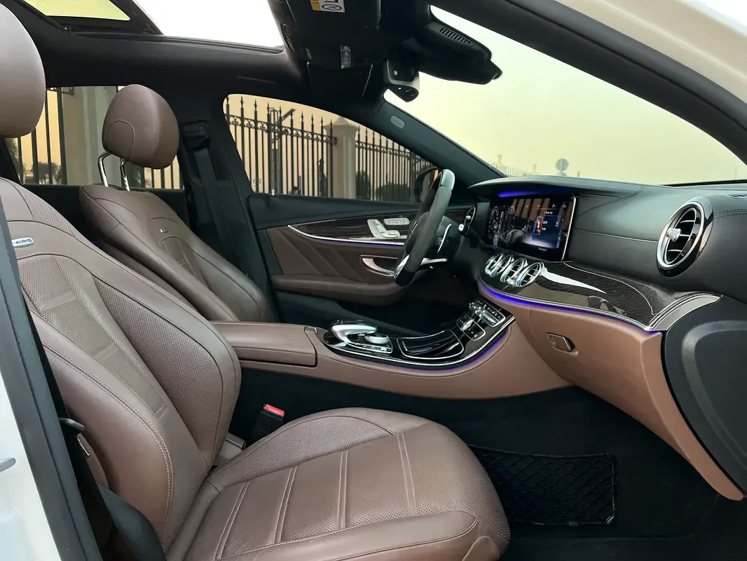Mercedes-Benz E-Class E 53 4MATIC+ 9G-TRONIC (435 حصان) - 11