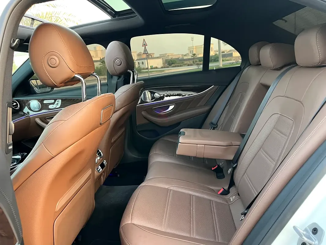 Mercedes-Benz E-Class E 53 4MATIC+ 9G-TRONIC (435 حصان) - 12
