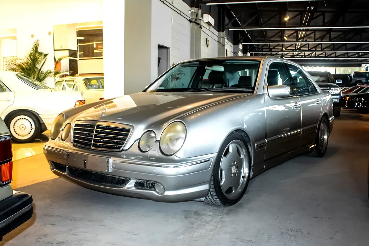 Mercedes-Benz E-Class E 55 AT (476 hp)
