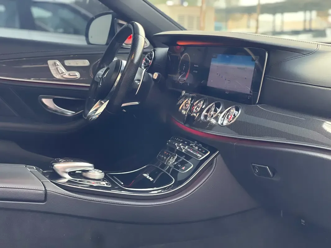 Mercedes-Benz E-Class E 63 AMG 4MATIC+ 9G-TRONIC (571 hp) - 9