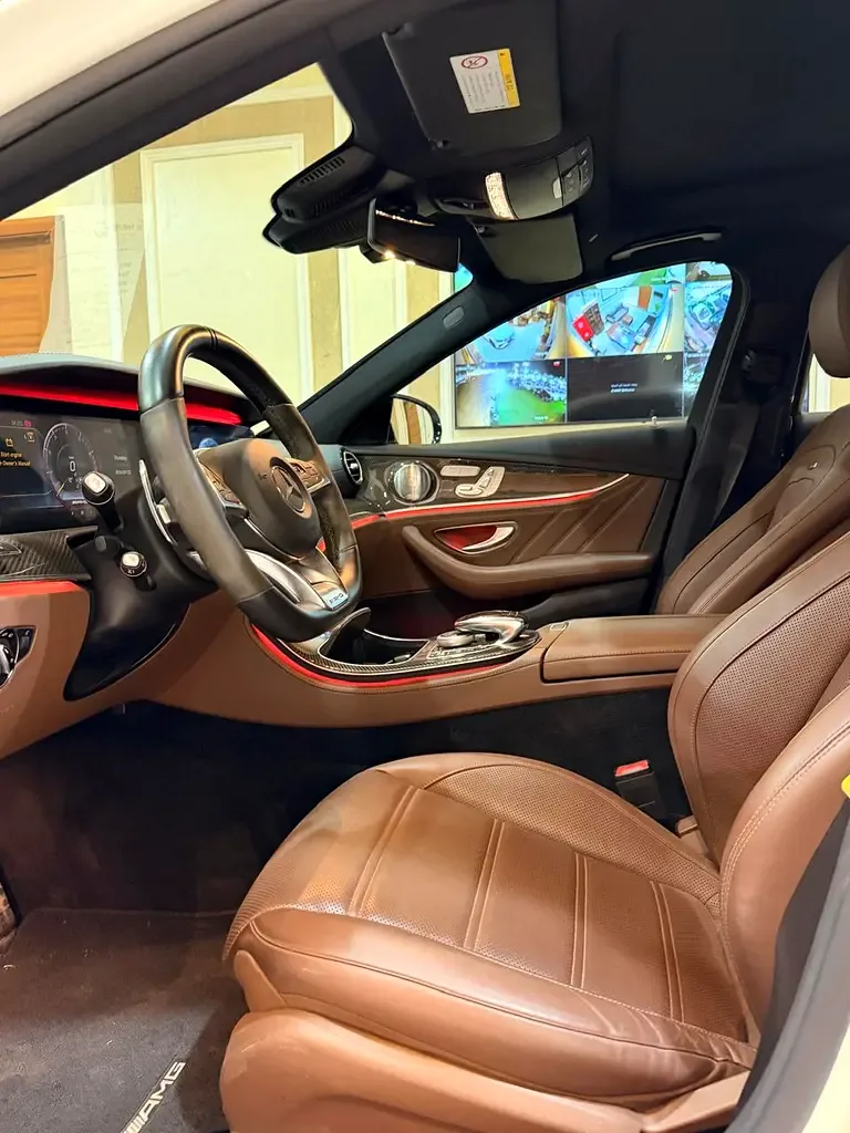 Mercedes-Benz E-Class E 63 AMG 4MATIC+ 9G-TRONIC (571 حصان) - 3