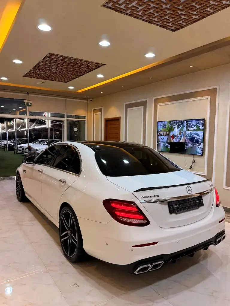 Mercedes-Benz E-Class E 63 AMG 4MATIC+ 9G-TRONIC (571 حصان) - 11