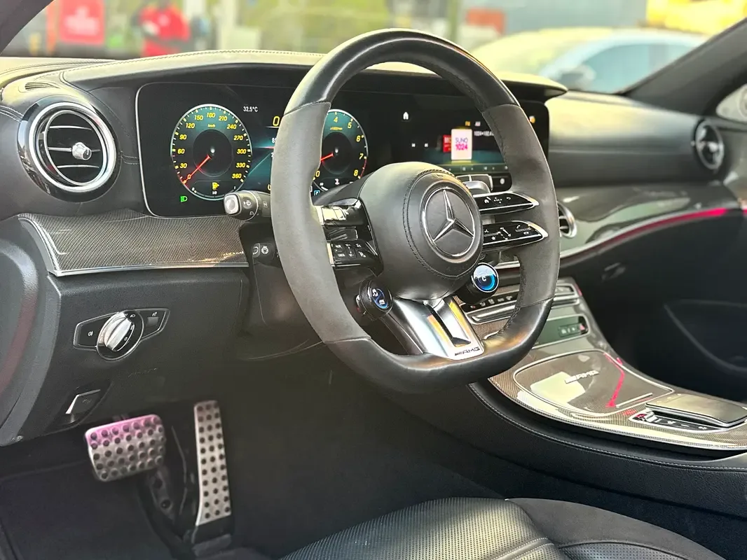Mercedes-Benz E-Class E 63 AMG 4MATIC+ 9G-TRONIC (571 hp) - 12