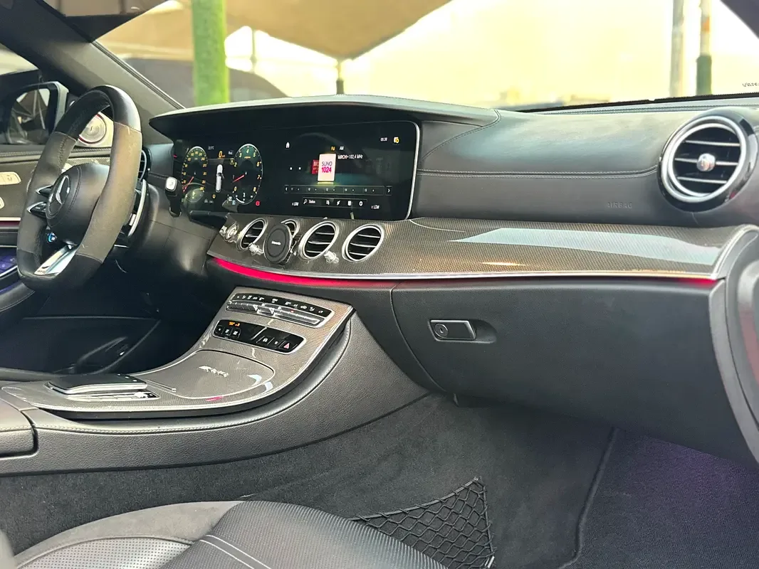Mercedes-Benz E-Class E 63 AMG 4MATIC+ 9G-TRONIC (571 hp) - 16