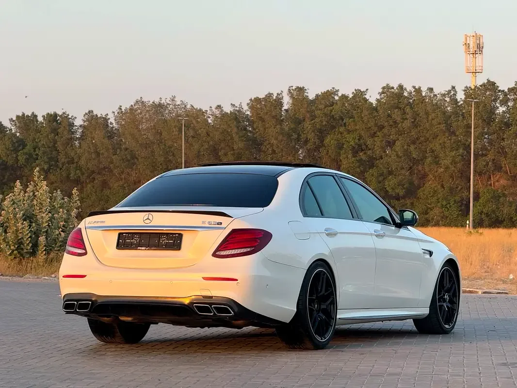 Mercedes-Benz E-Class E 63 AMG SpeedShift (557 hp) - 11