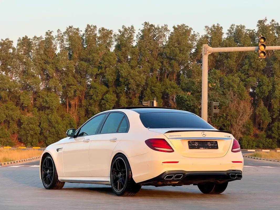 Mercedes-Benz E-Class E 63 AMG SpeedShift (557 hp) - 12