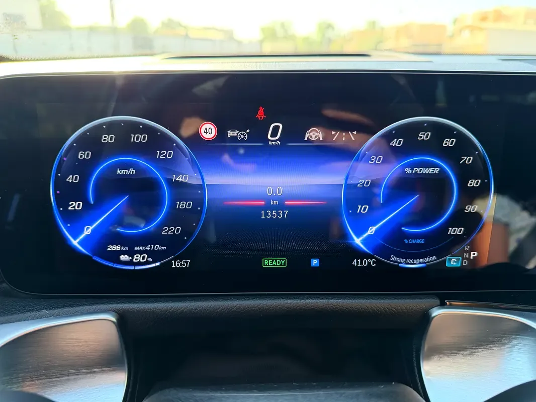 Mercedes-Benz EQB E AT AWD (228 hp) - 12