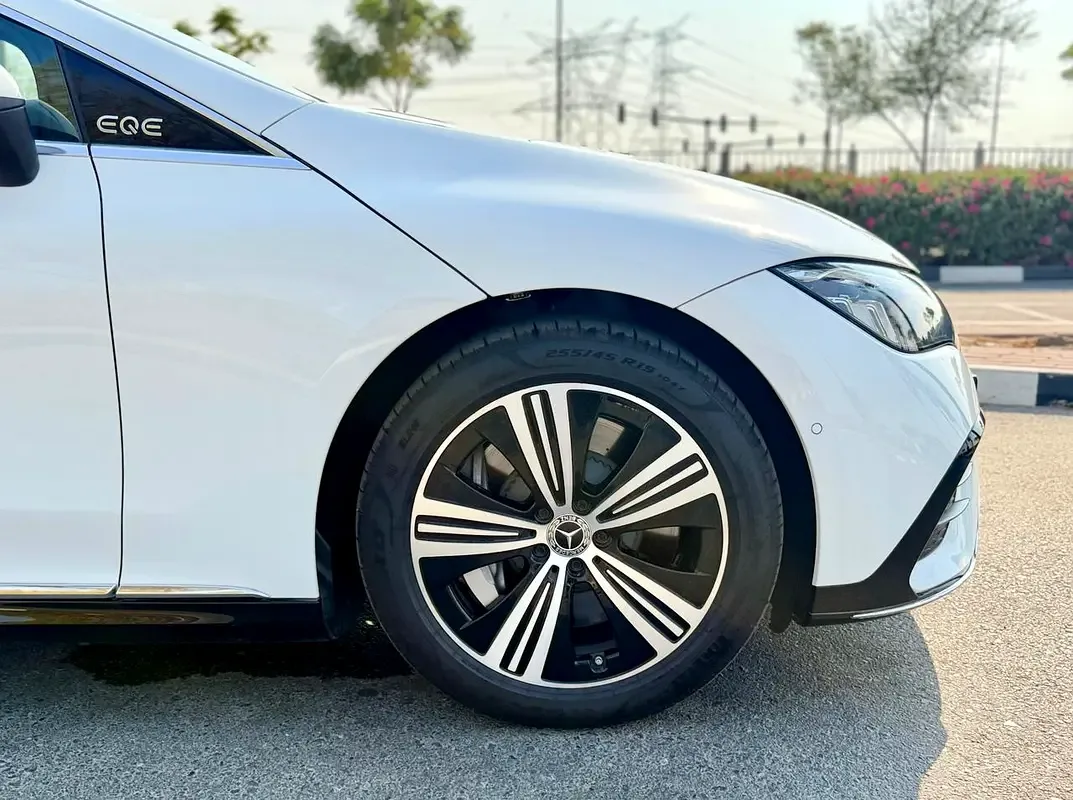 Mercedes-Benz EQE AT 4WD (408 حصان) - 8
