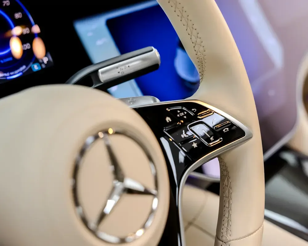 Mercedes-Benz EQS AT 4WD (524 حصان) - 12