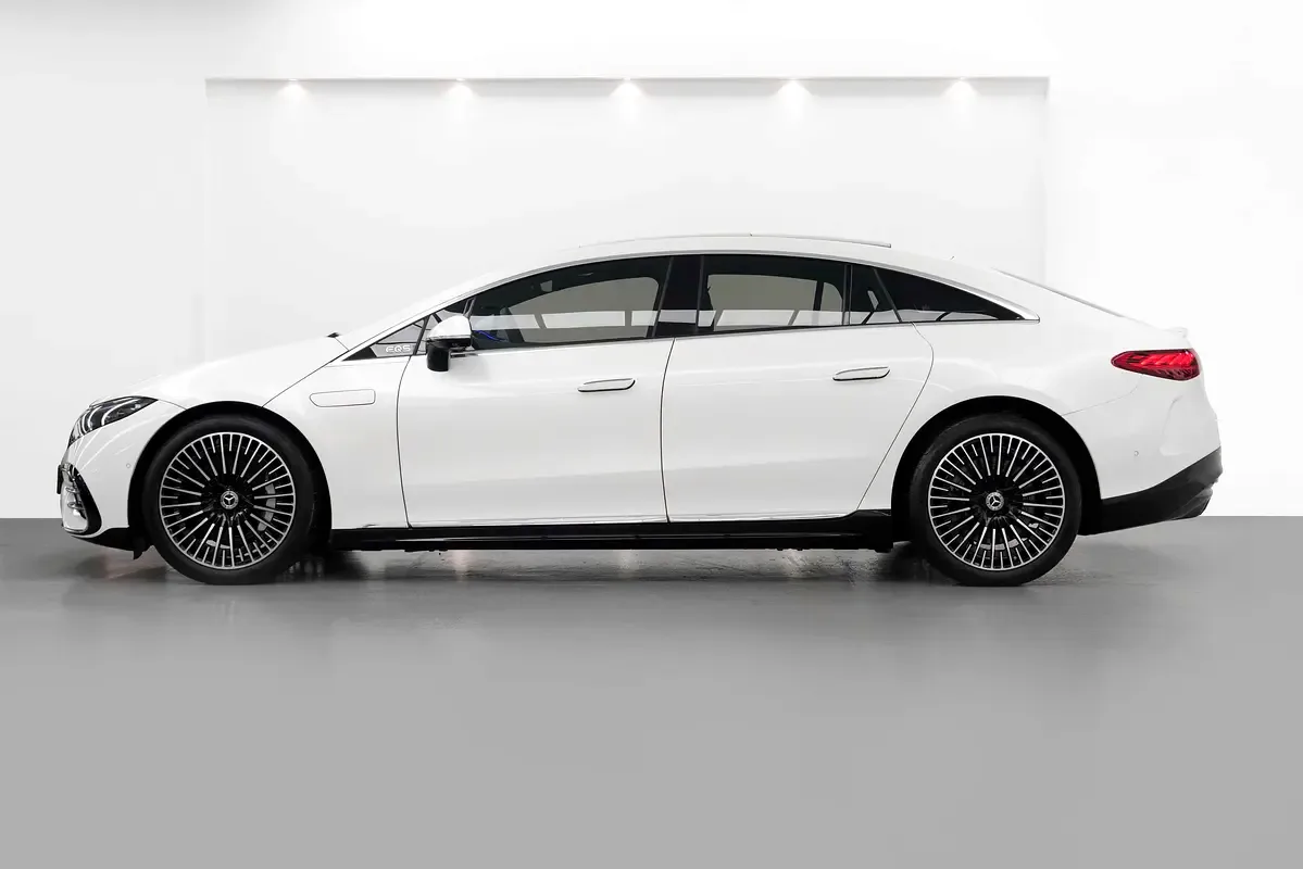 Mercedes-Benz EQS AT 4WD (524 حصان) - 2