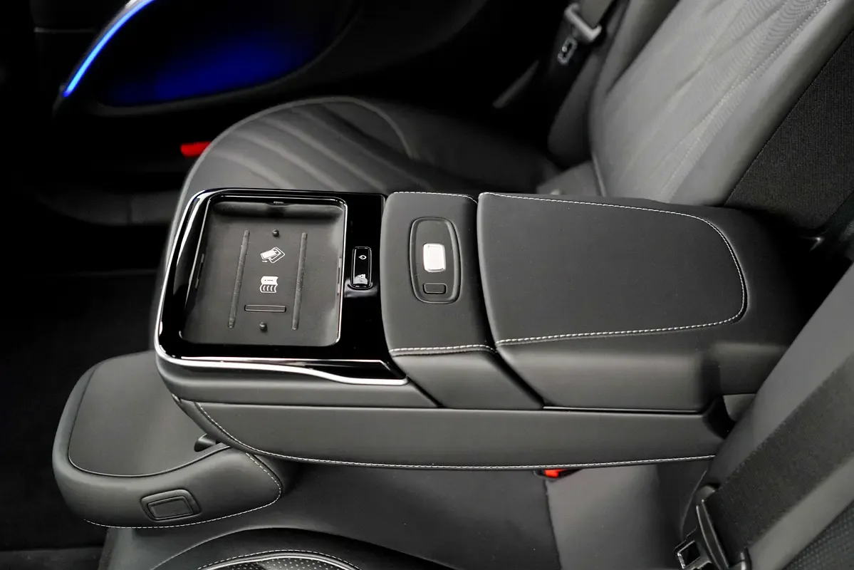 Mercedes-Benz EQS AT 4WD (524 حصان) - 15