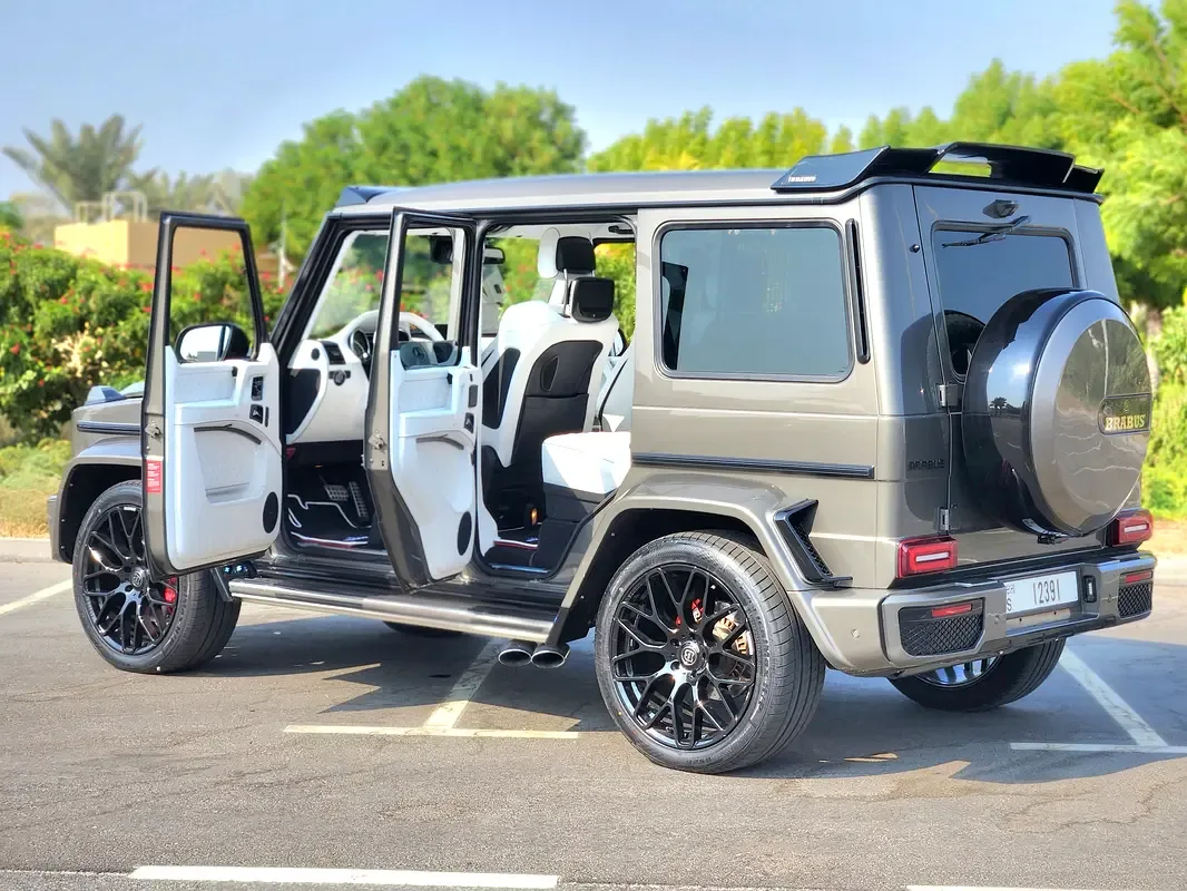 Mercedes-Benz G-Class G 63 AMG Speedshift Plus 7G-Tronic (571 hp) - 7