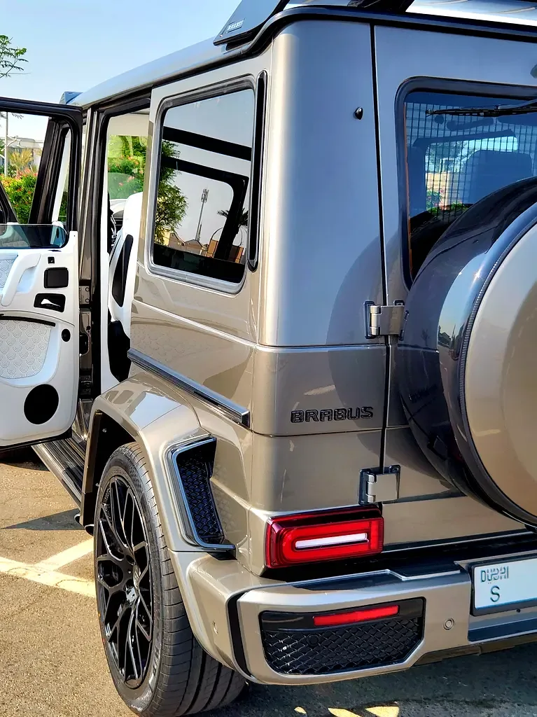 Mercedes-Benz G-Class G 63 AMG Speedshift Plus 7G-Tronic (571 hp) - 10
