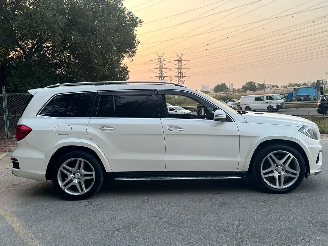 Mercedes-Benz GL-Class 4.7 AT 4WD (435 حصان) - 4