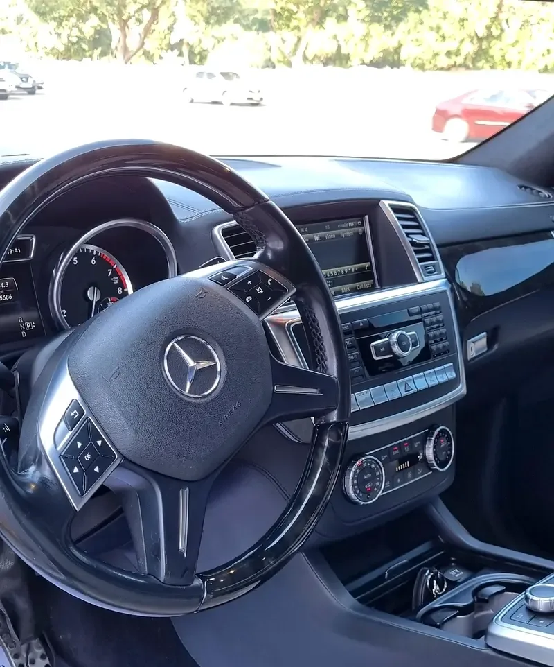 Mercedes-Benz GL-Class GL 500 BlueEfficiency 7G-Tronic Plus 4Matic (435 hp) - 7