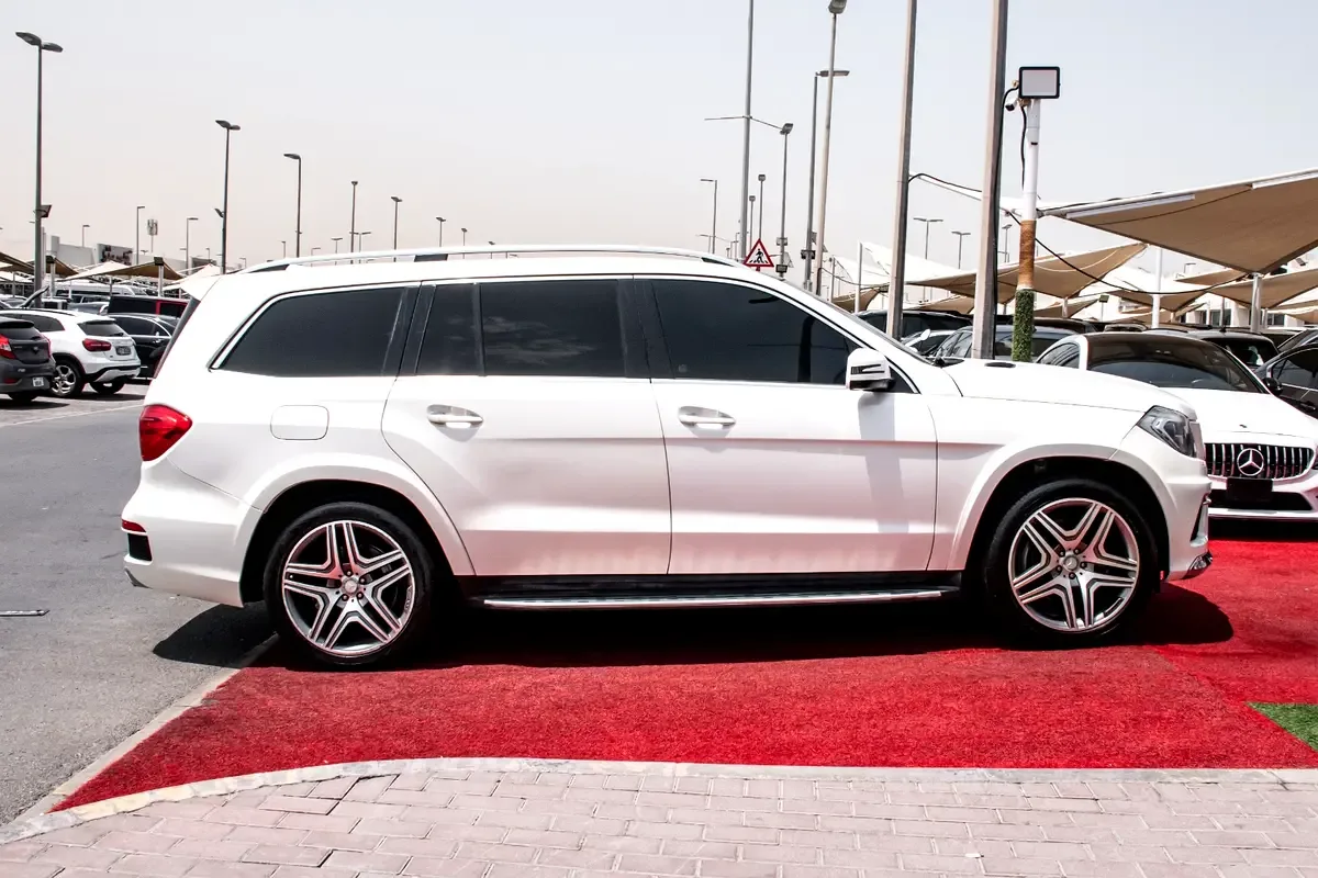 Mercedes-Benz GL-Class GL 500 BlueEfficiency 7G-Tronic Plus 4Matic (435 حصان) - 4
