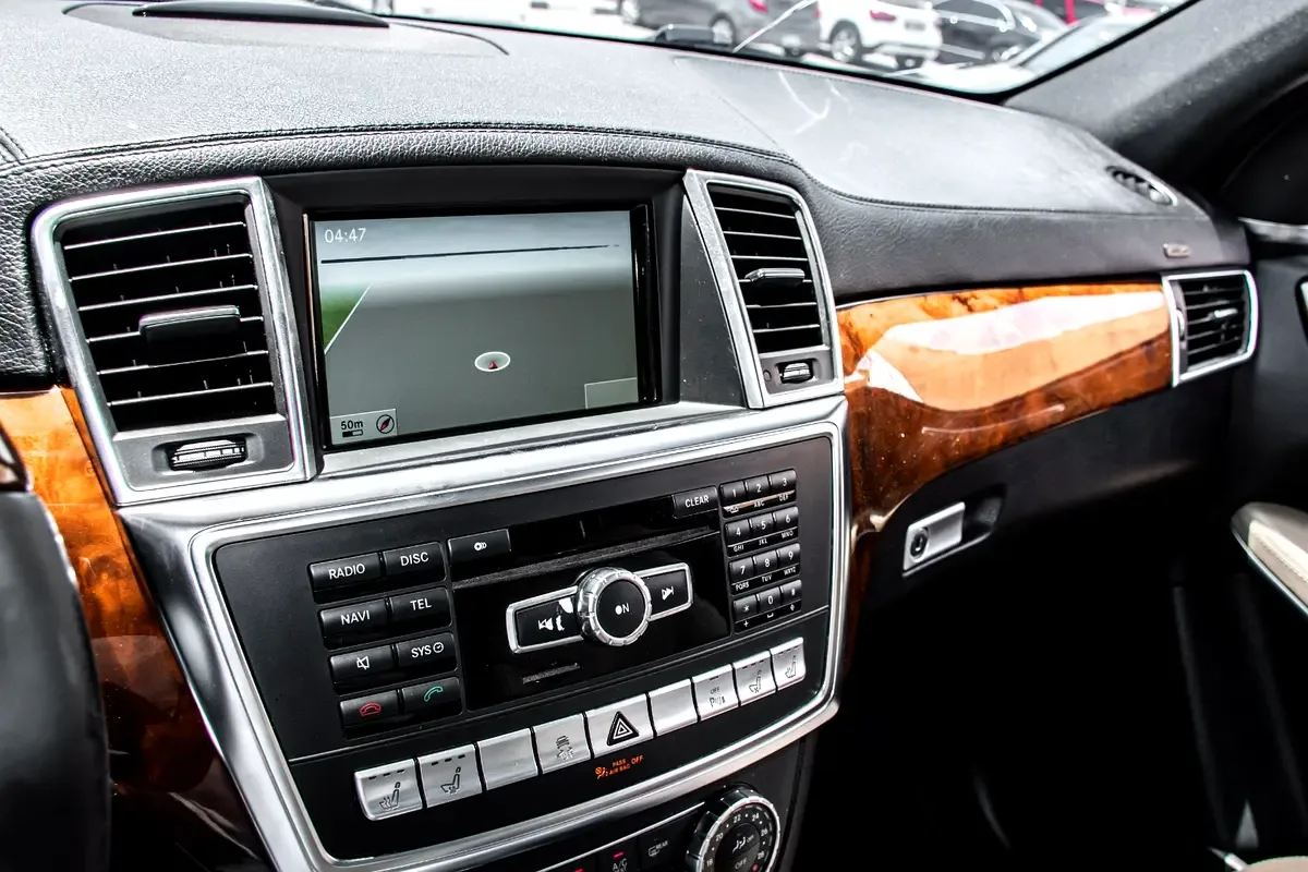 Mercedes-Benz GL-Class GL 500 BlueEfficiency 7G-Tronic Plus 4Matic (435 حصان) - 8