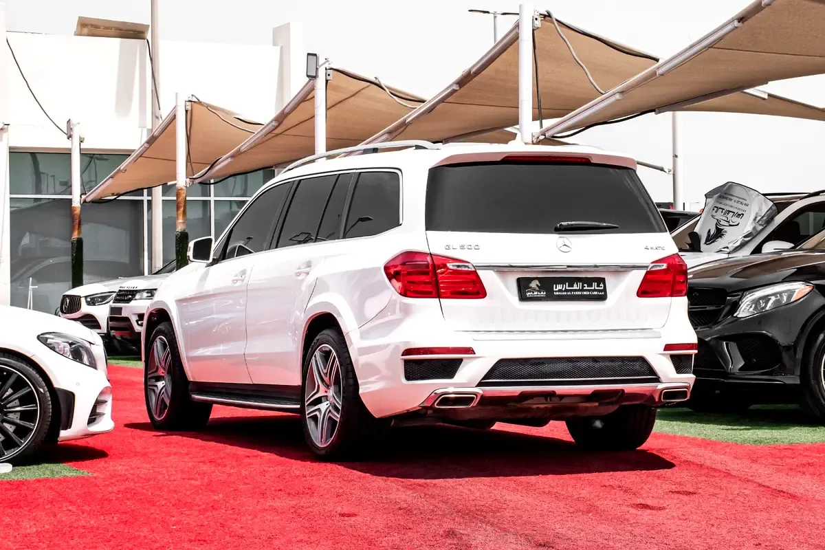 Mercedes-Benz GL-Class GL 500 BlueEfficiency 7G-Tronic Plus 4Matic (435 حصان) - 17
