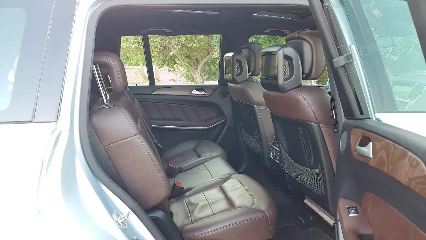 Mercedes-Benz GL-Class GL 500 BlueEfficiency 7G-Tronic Plus 4Matic (435 حصان) - 17