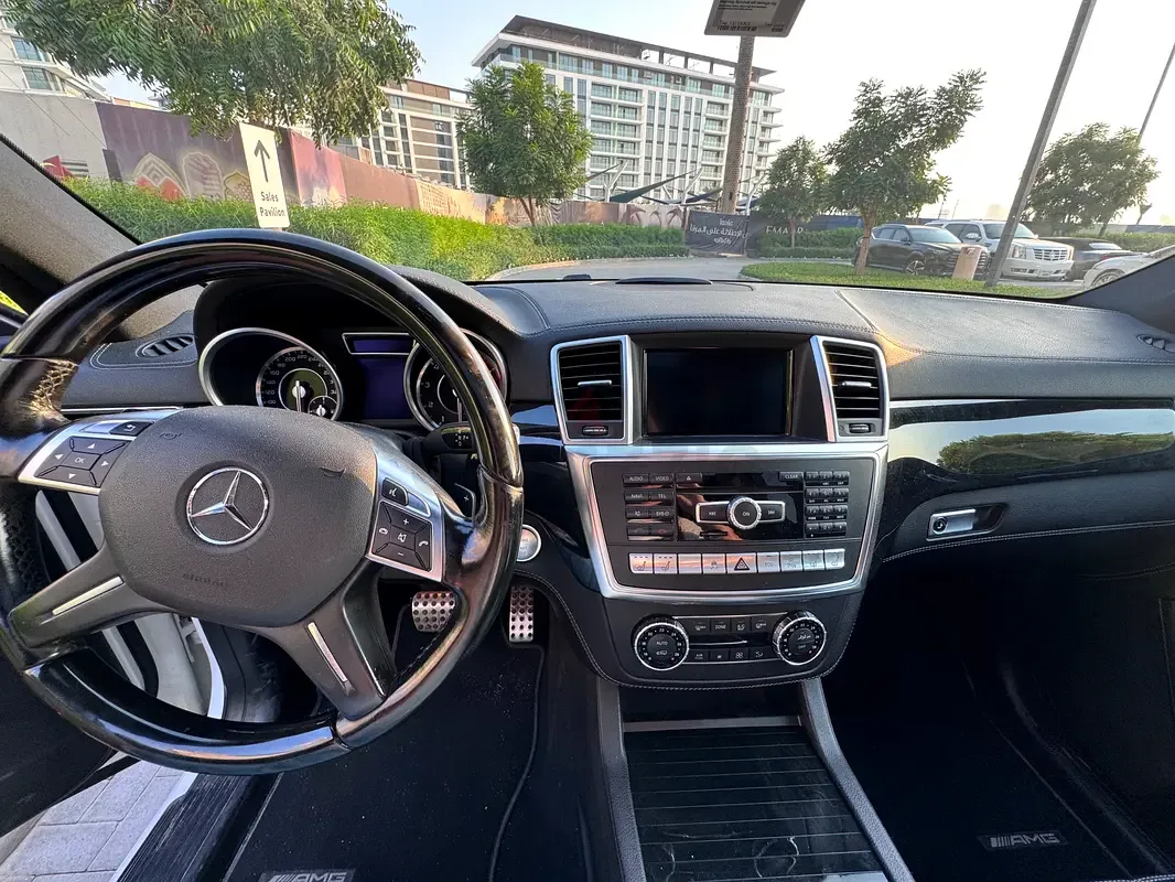Mercedes-Benz GL-Class GL 63 AMG Speedshift Plus 7G-Tronic 4Matic (557 حصان) - 6