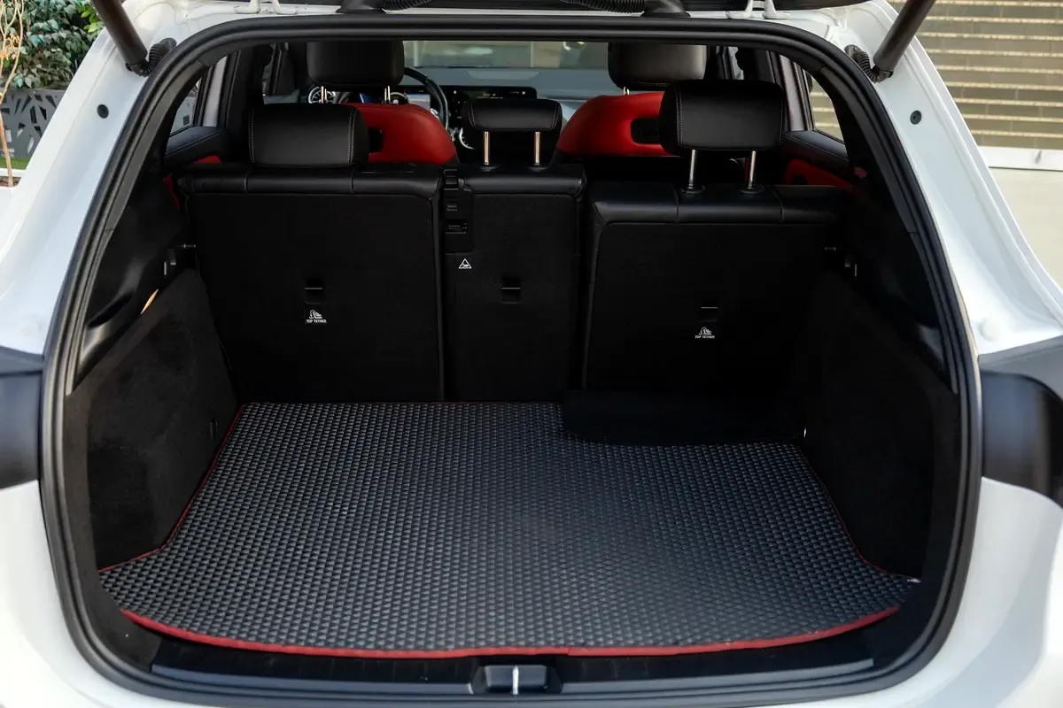 Mercedes-Benz GLA 2.0 (224 hp) gasoline, robot, Four-wheel drive (4WD) - 9