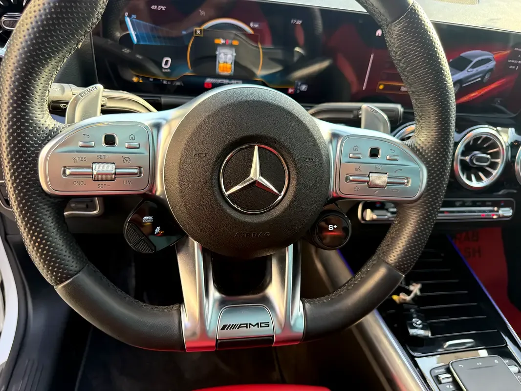 Mercedes-Benz GLA 2.0 (224 hp) gasoline, robot, Four-wheel drive (4WD) - 16