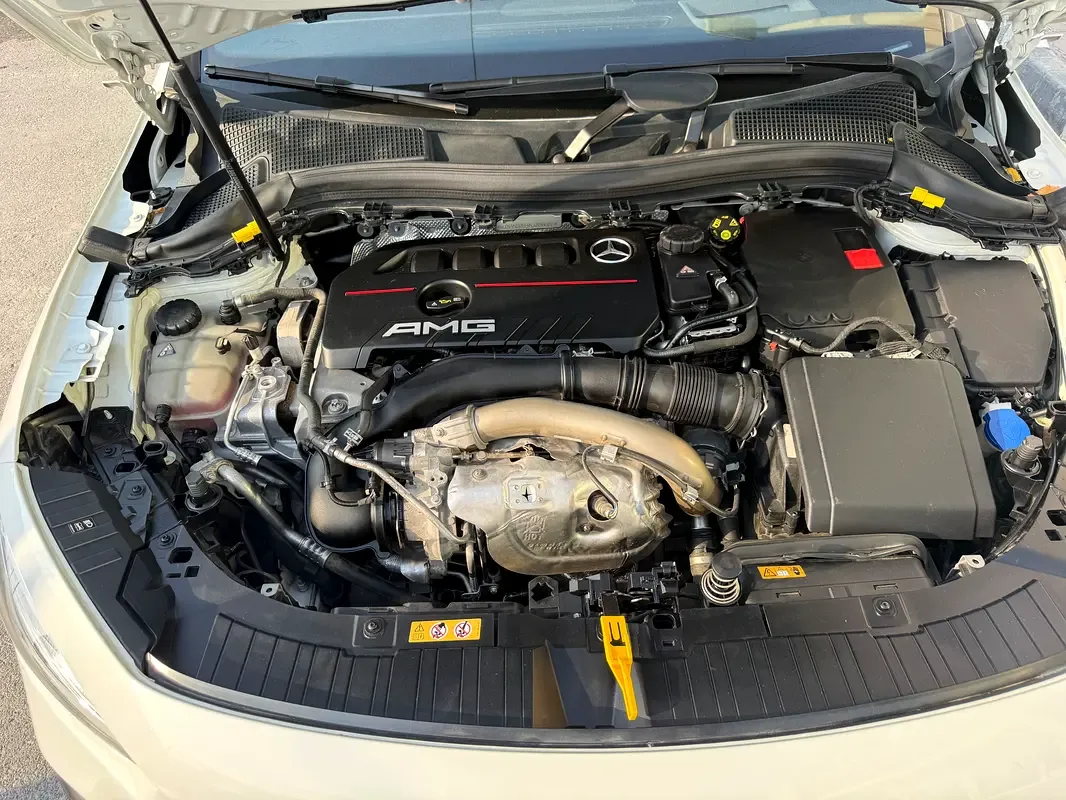 Mercedes-Benz GLA 2.0 (224 hp) gasoline, robot, Four-wheel drive (4WD) - 17