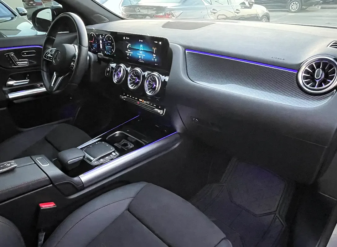 Mercedes-Benz GLA 2.0 (224 hp) gasoline, robot, Four-wheel drive (4WD) - 9