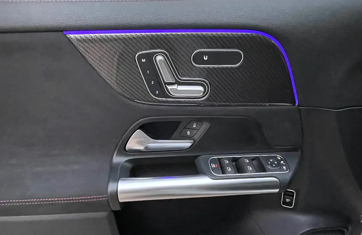 Mercedes-Benz GLA 2.0 (224 hp) gasoline, robot, Four-wheel drive (4WD) - 15