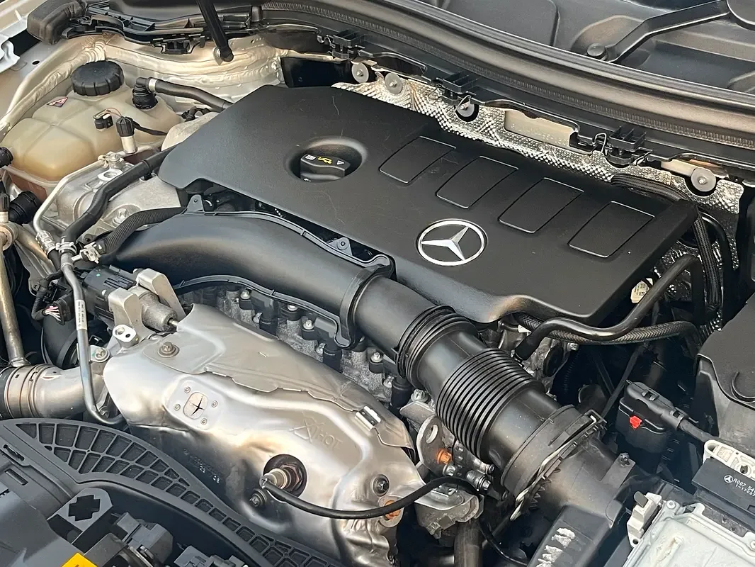 Mercedes-Benz GLA 2.0 (224 hp) gasoline, robot, Four-wheel drive (4WD) - 20