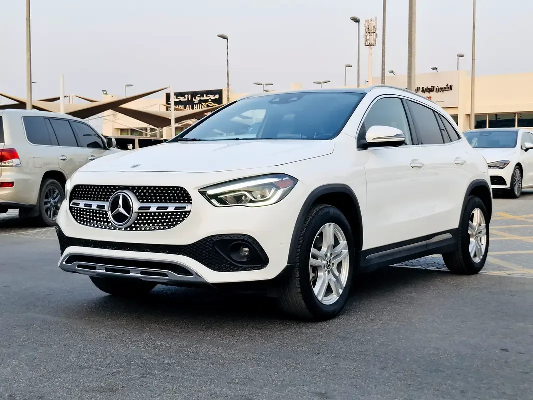 Mercedes-Benz GLA 2.0 (224 hp) gasoline, robot, Four-wheel drive (4WD) - 2