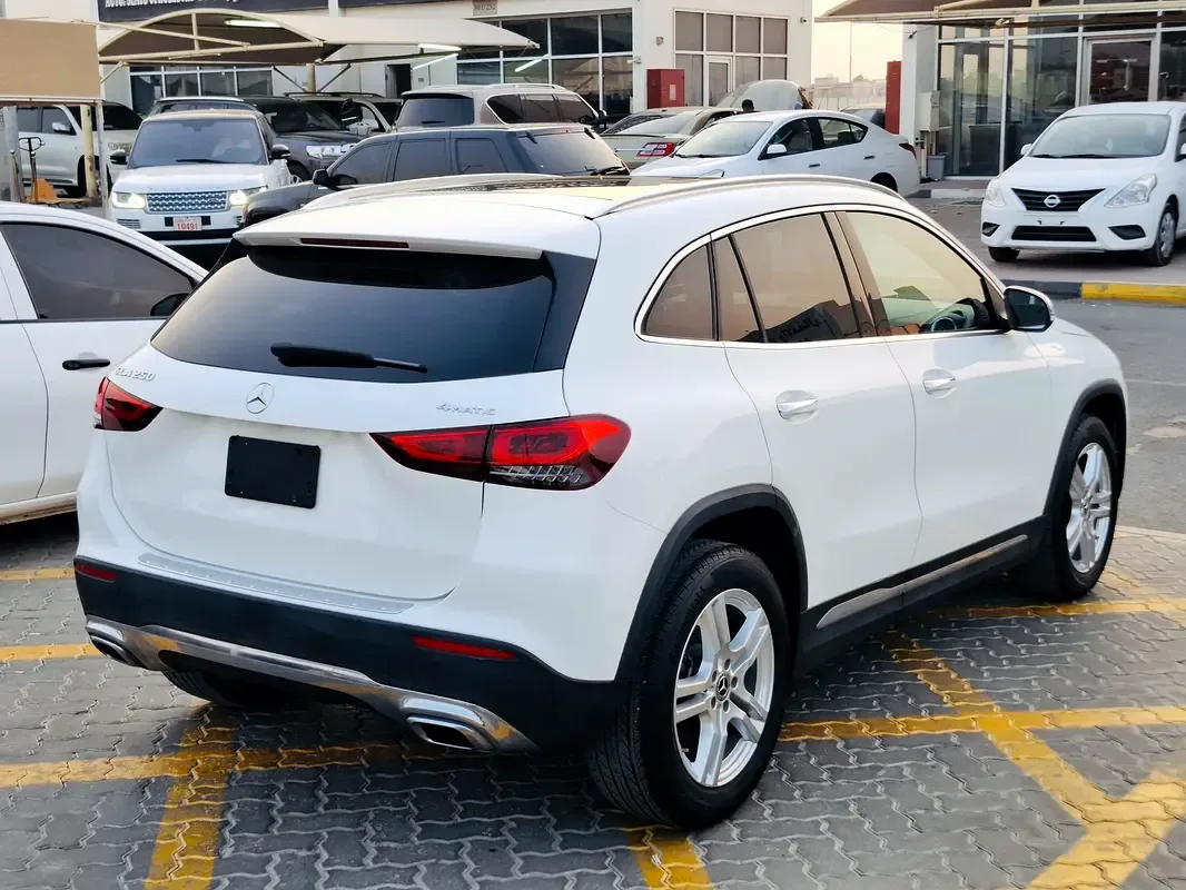 Mercedes-Benz GLA 2.0 (224 hp) gasoline, robot, Four-wheel drive (4WD) - 3