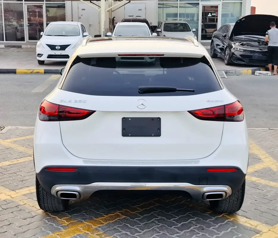 Mercedes-Benz GLA 2.0 (224 hp) gasoline, robot, Four-wheel drive (4WD) - 6