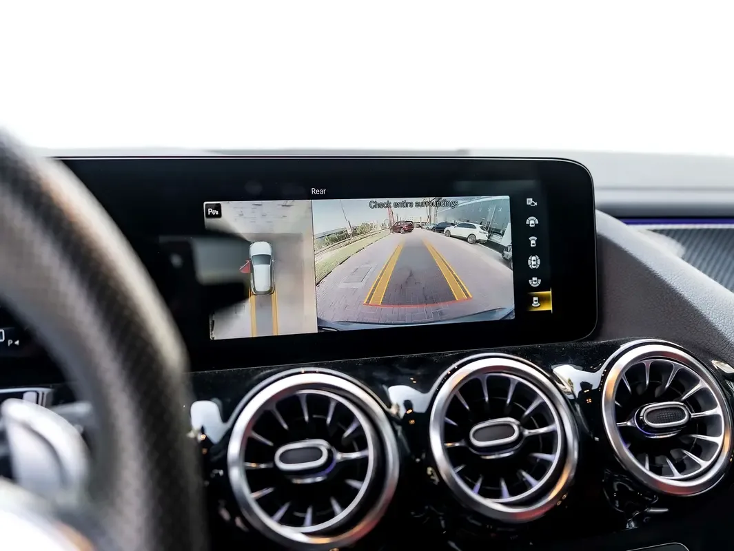 Mercedes-Benz GLA 2.0 (224 حصان) بنزين, robot, Four-wheel drive (4WD) - 15