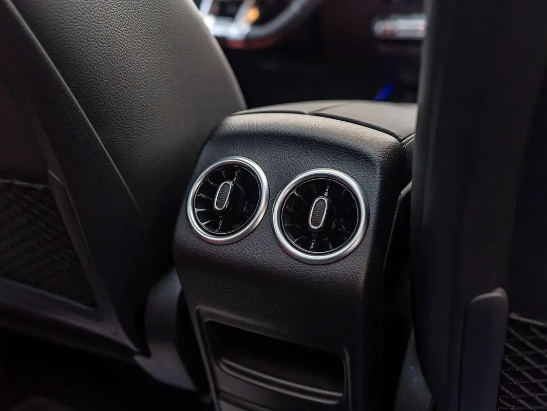 Mercedes-Benz GLA 2.0 (224 حصان) بنزين, robot, Four-wheel drive (4WD) - 20