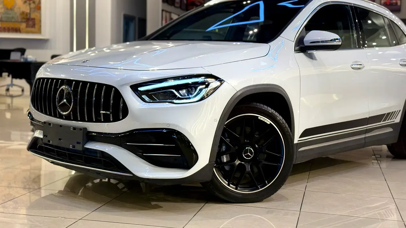Mercedes-Benz GLA 2.0 (224 hp) gasoline, robot, Four-wheel drive (4WD) - 2