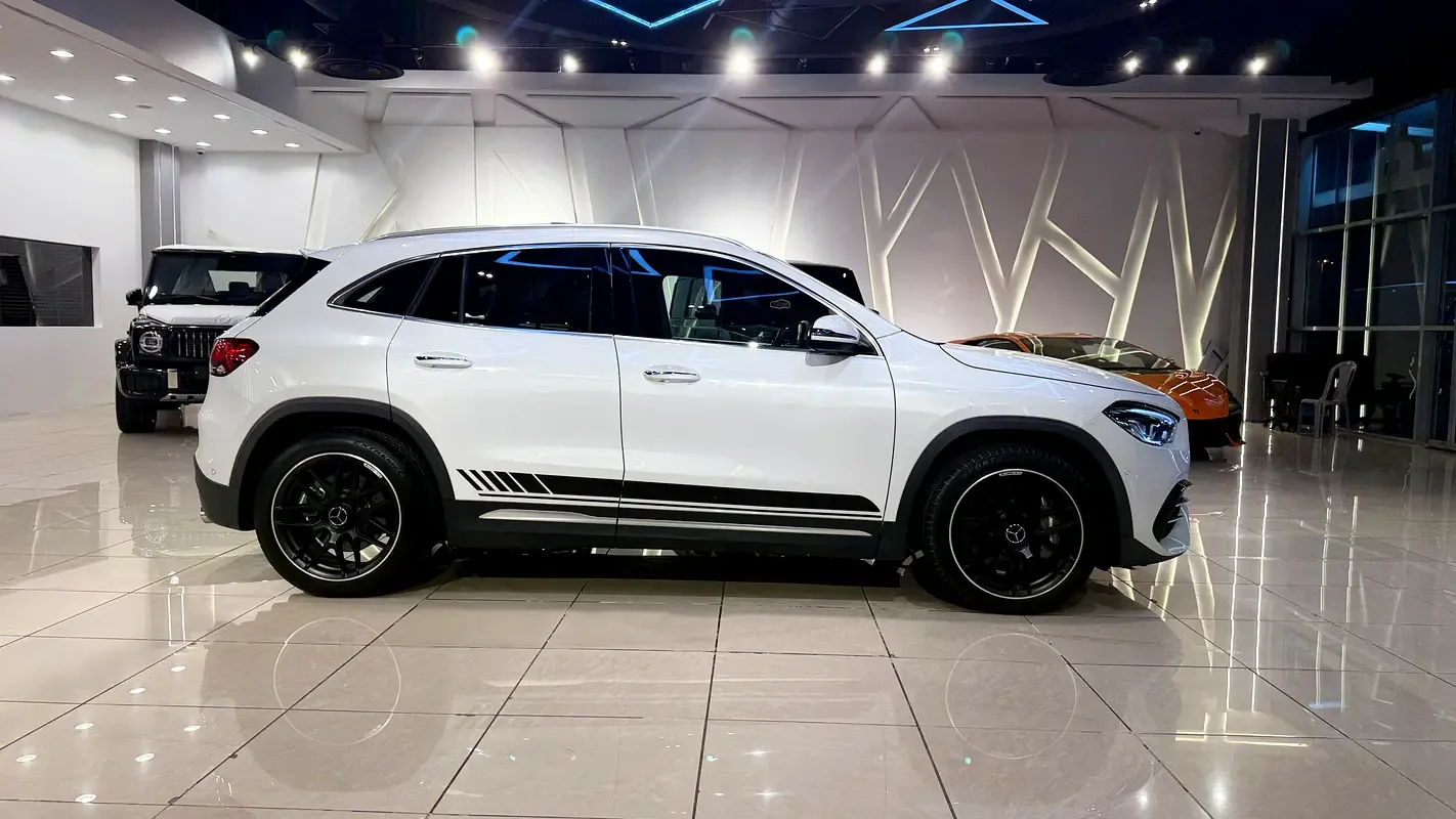 Mercedes-Benz GLA 2.0 (224 hp) gasoline, robot, Four-wheel drive (4WD) - 4